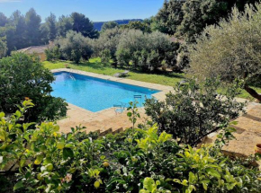 Maison de Caractère située au coeur des domaines viticoles de BANDOL